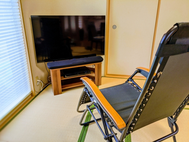 薄型テレビの音がこもって聞こえにくい？原因とおすすめの設定、対処方法まとめ
